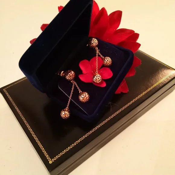 🎁 FREE GIFT INCLUDED 🎁 Gold Tone Fashion Jewelry Earrings Ball & Chain - Picture 5 of 7